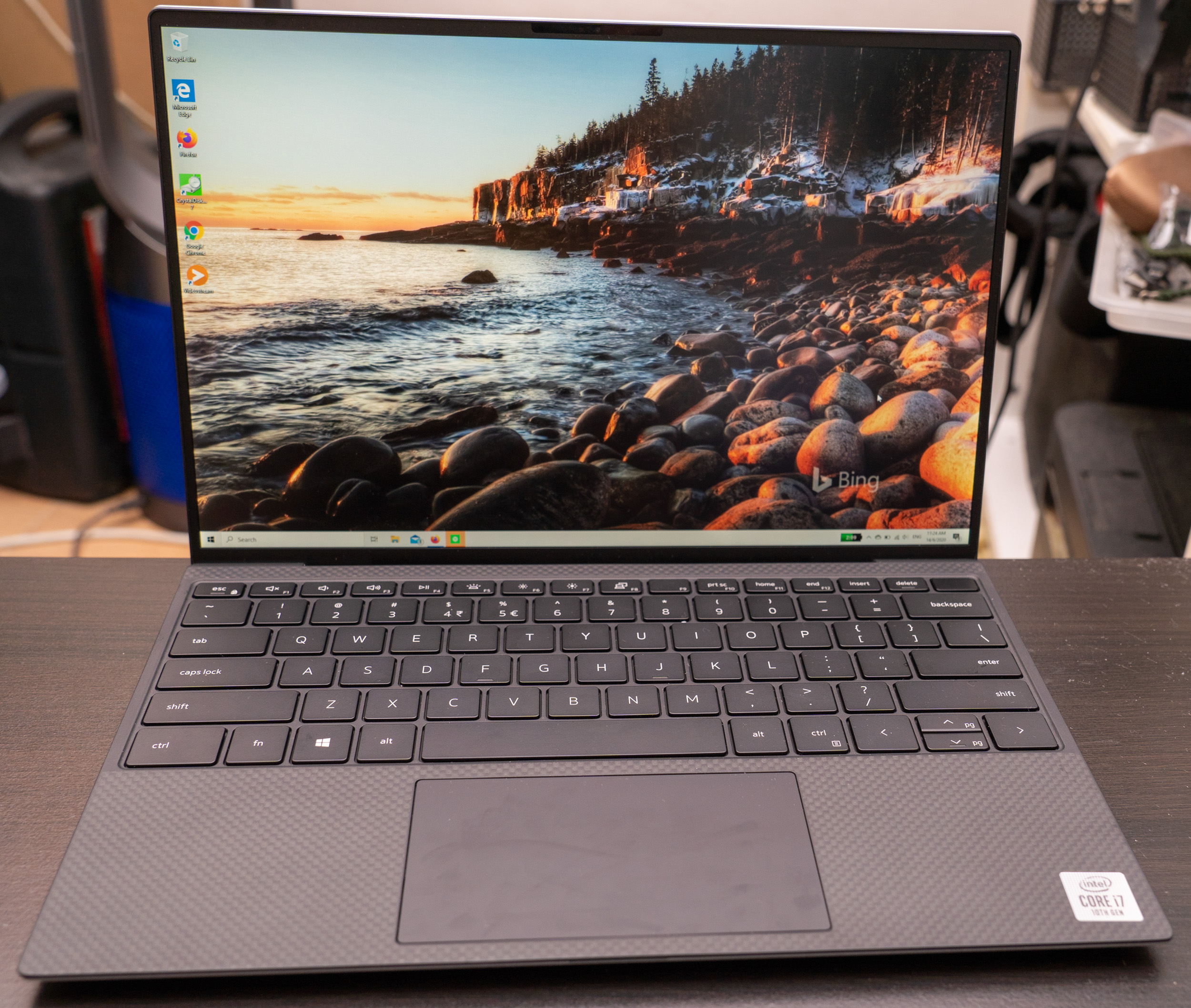 Dell XPS 13 9300 Review — Design but with Quality Issues